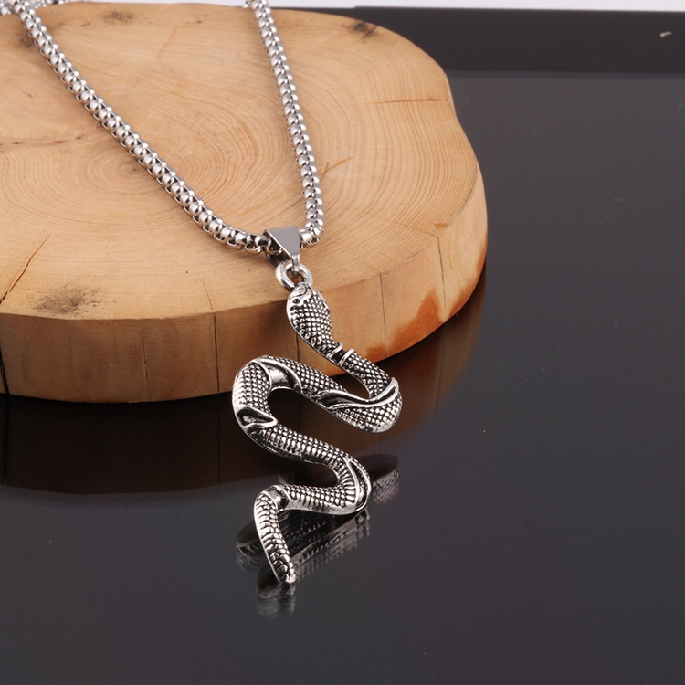 Dây chuyền hợp kim hình con Rắn ULA boutique cá tính hot trend