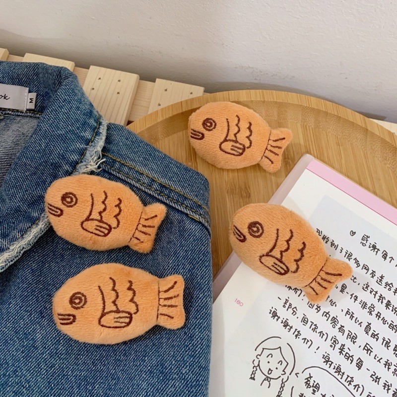 Pin, ghim cài áo, balo hình bánh cá nướng Taiyaki nhồi bông