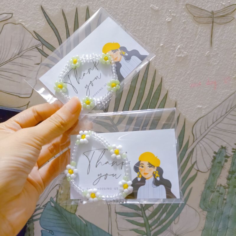 Vòng hoa Daisy màu pastel ngọt ngào đáng yêu