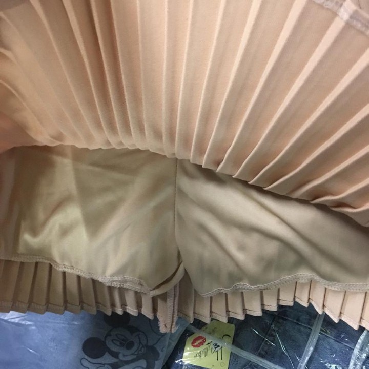 Chân Váy Xếp Ly Dáng Ngắn Công Sở Vải Tuyết Mưa Siêu Cute Thời Trang | BigBuy360 - bigbuy360.vn