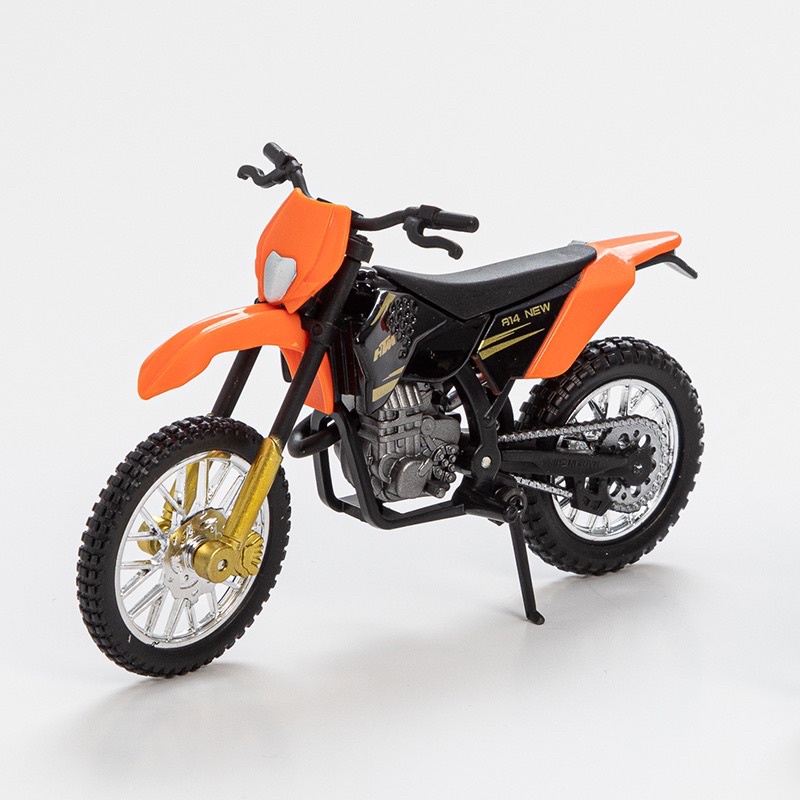 Xe cào cào mô hình KTM 450( tặng kèm đế)