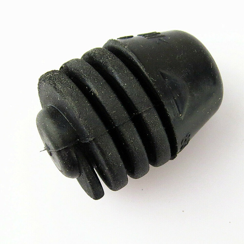 Bộ 2 Đệm Cao Su Đen Chặn Mui Xe Hơi Chuyên Dụng 867827500Vỏ Bọc Vô Lăng Xe Hơi Skoda Fabia