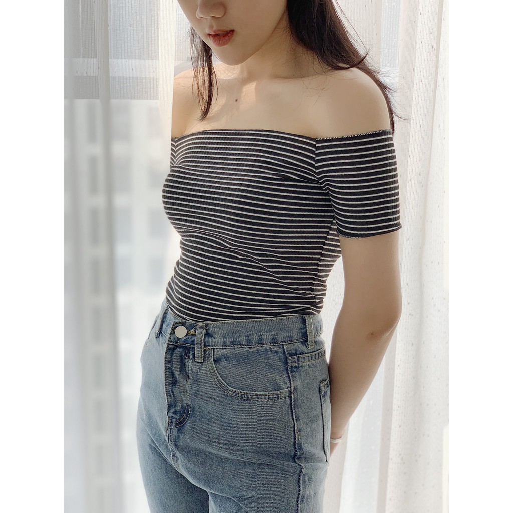 áo dáng ngắn trễ vai gân TKP83 LOLLIE STUDIO