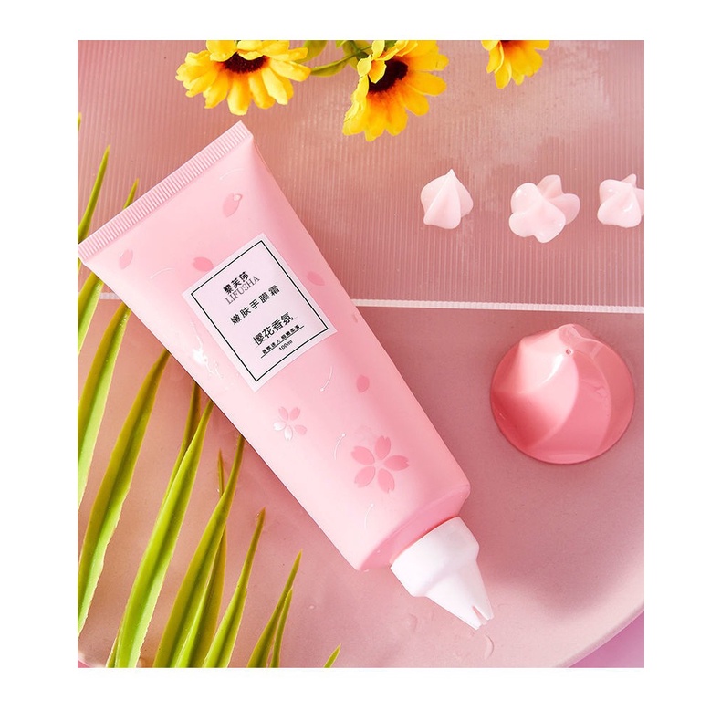 Kem dưỡng ẩm da tay hương hoa anh đào giúp tay mềm mịn, chăm sóc da khô