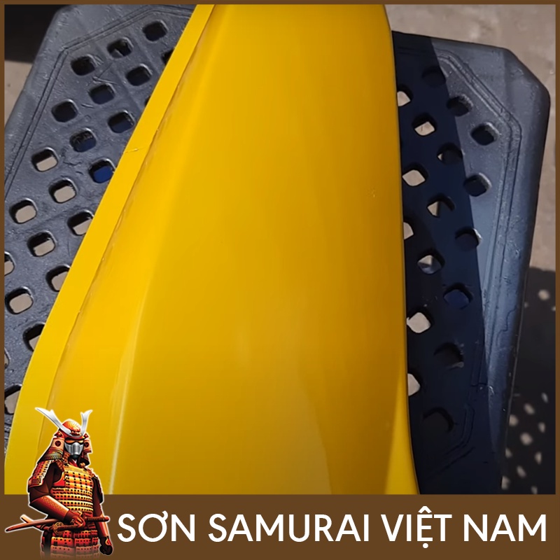 Sơn Samurai màu vàng chanh Y810 chính hãng, sơn xịt dàn áo xe máy chịu nhiệt, chống nứt nẻ, kháng xăng