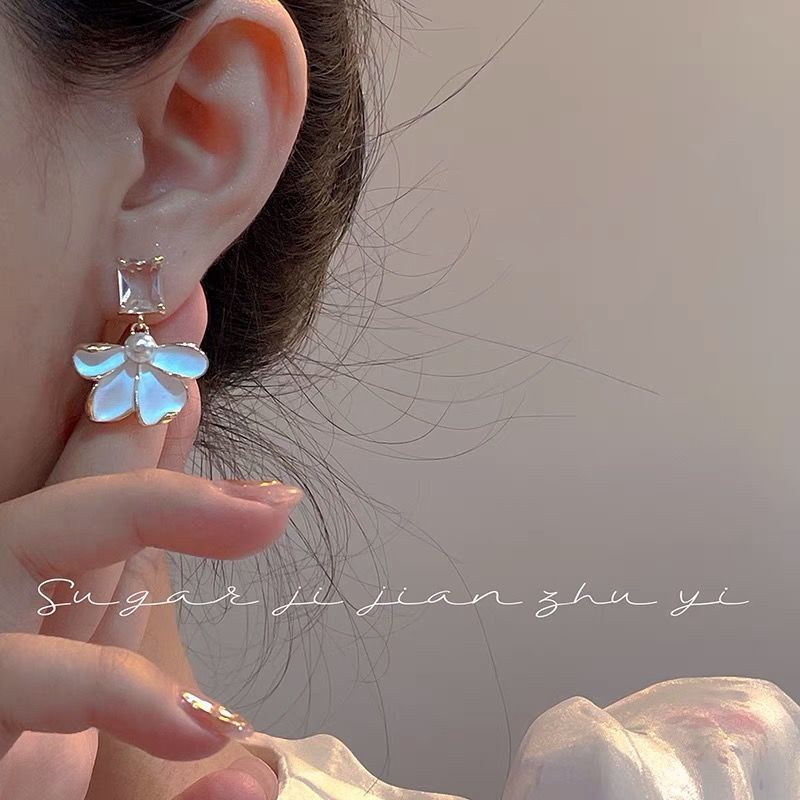 Bông Tai Hình Hoa Bốn Cánh Siêu Thơ Mộng Cao Cấp Dễ Phối Đồ Cho Nữ