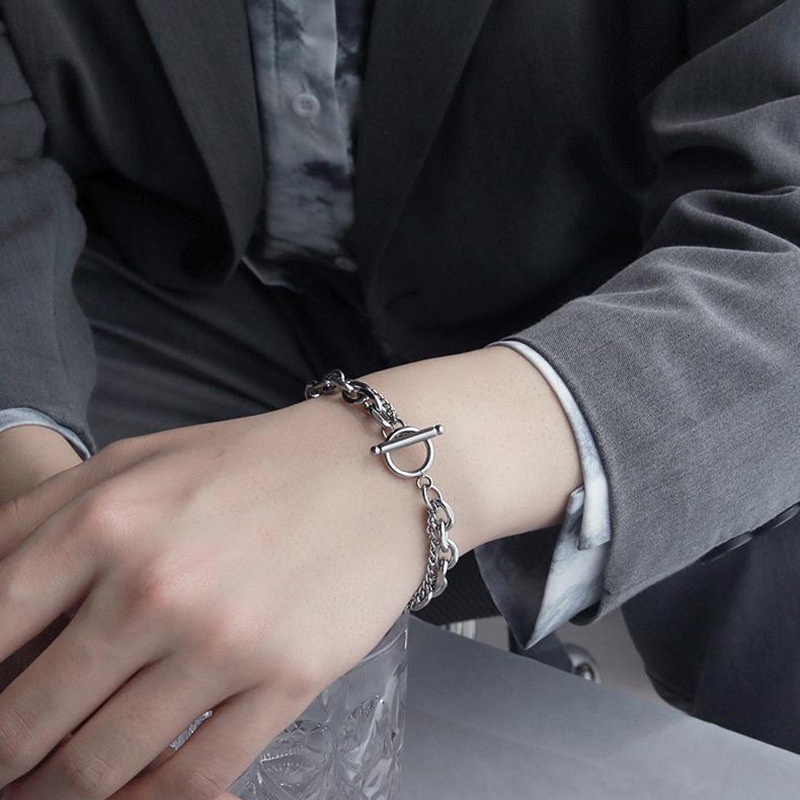 Lắc tay titan khóa gạch tròn không đen không rỉ