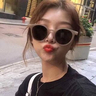 Kính mắt mèo