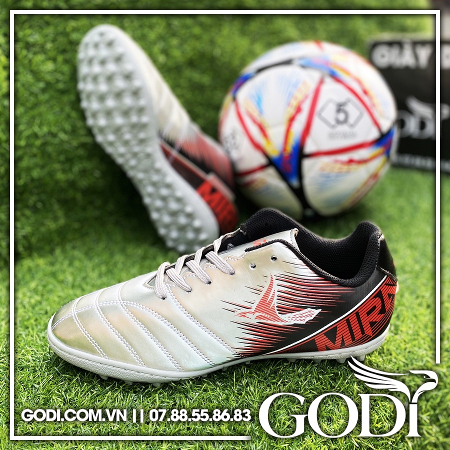 Giày đá banh màu bạc đinh TF từ size 38 tới size 44 - Giày đá bóng nam sân cỏ nhân tạo chất lượng - Godi Sport