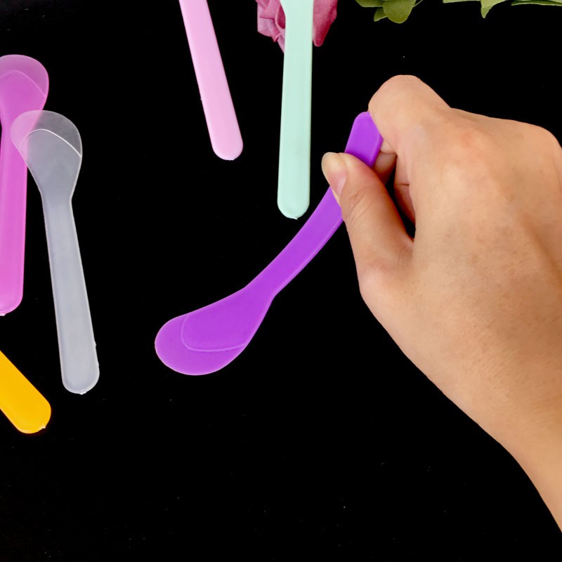 Combo 100 que thìa nhựa trộn quét mask mặt nạ bột dùng trong spa