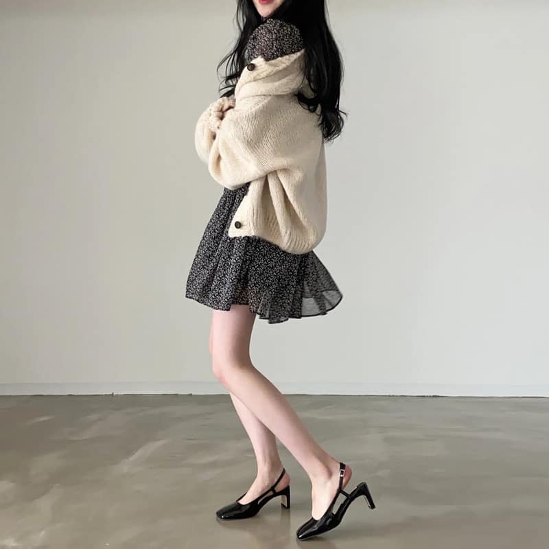 Váy voan babydoll tay dài, hoa nhí nhẹ nhàng