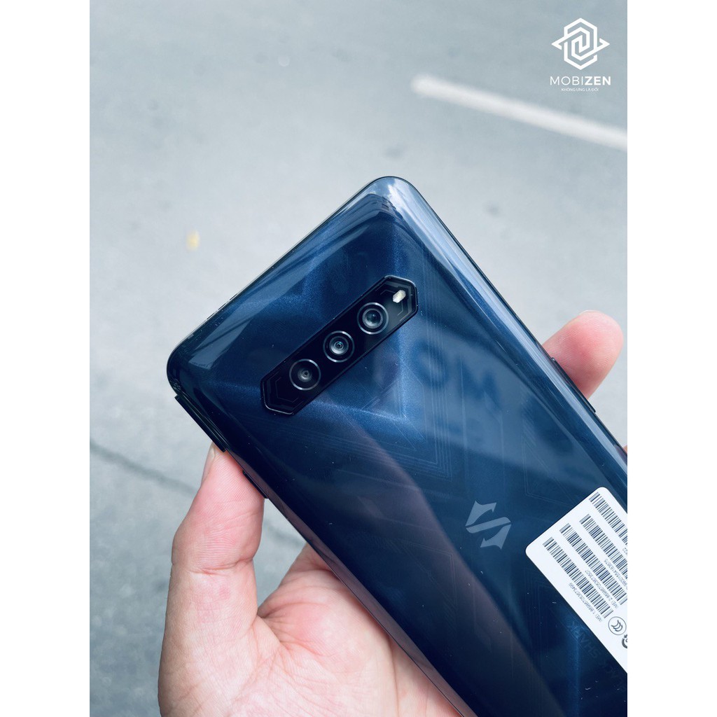 XIAOMI BLACK SHARK 4: CPU Snapdragon 870 5G 8 nhân,Bộ nhớ trong:128GB, Dung lượng pin:4500mAh,sạc : 120 W