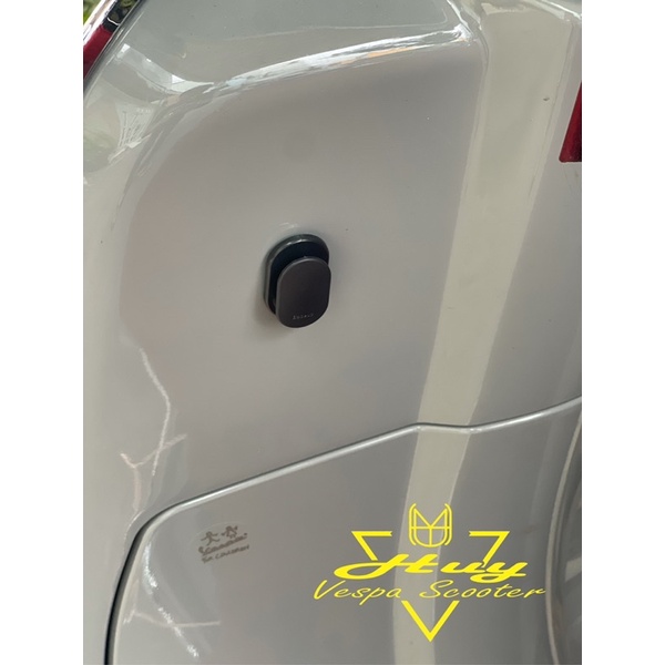MÓC TREO ĐỒ DÁN DÀNH CHO VESPA VÀ MỘT SỐ DÒNG XE KHÁC