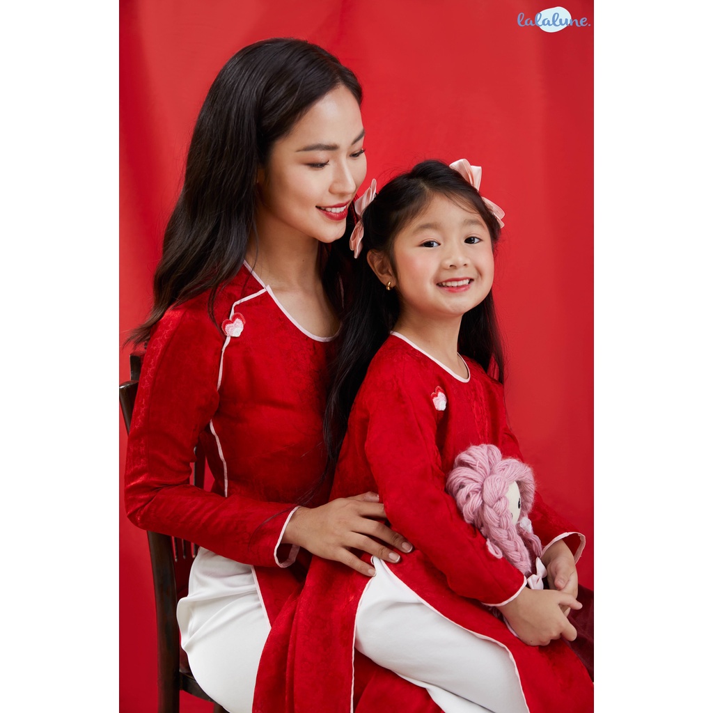 Áo dài lụa gấm màu đỏ tay raplang lalalune dành cho mẹ và bé