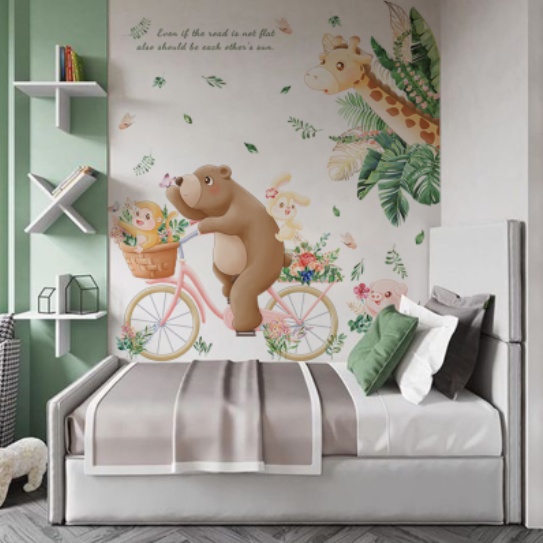 Decal trang trí tường - Hươu cao cổ và chú gấu đạp xe