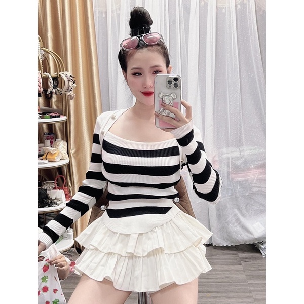 Áo Len Gân Sọc Phối Nút Vạt Bầu Tiểu Thư