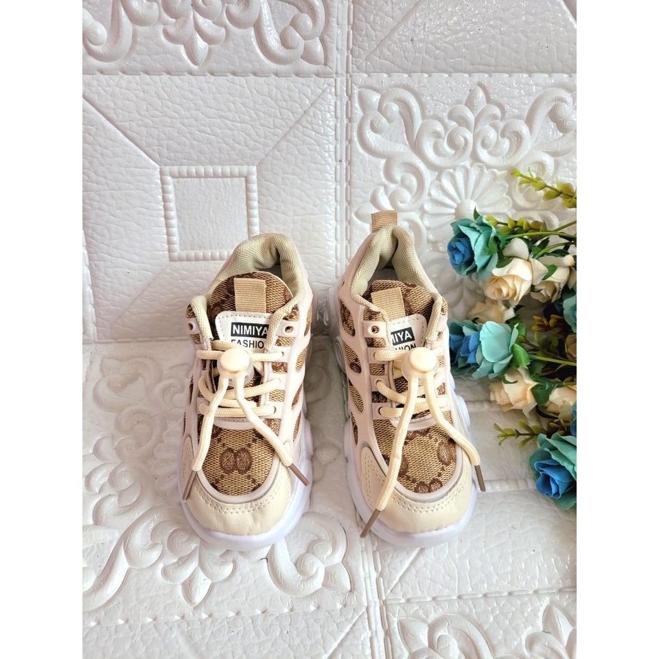 Giày thể thao gucci đế đúc siêu bền năng động cho bé