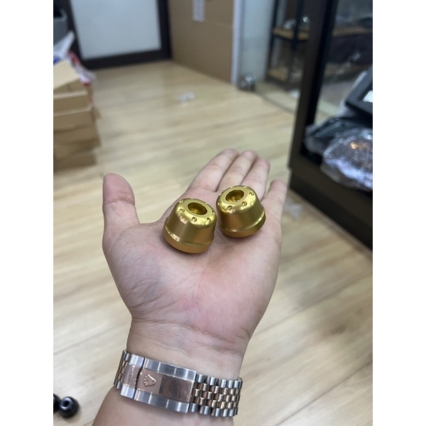 Gù tay lái và bao tay nắm phong cách Ducati