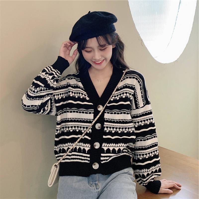 Áo Cardigan len mỏng Tay Dài Cổ Chữ V Họa Tiết thổ cẩm, cảdigan kim cương oversize hai màu đen be - shopbelinh