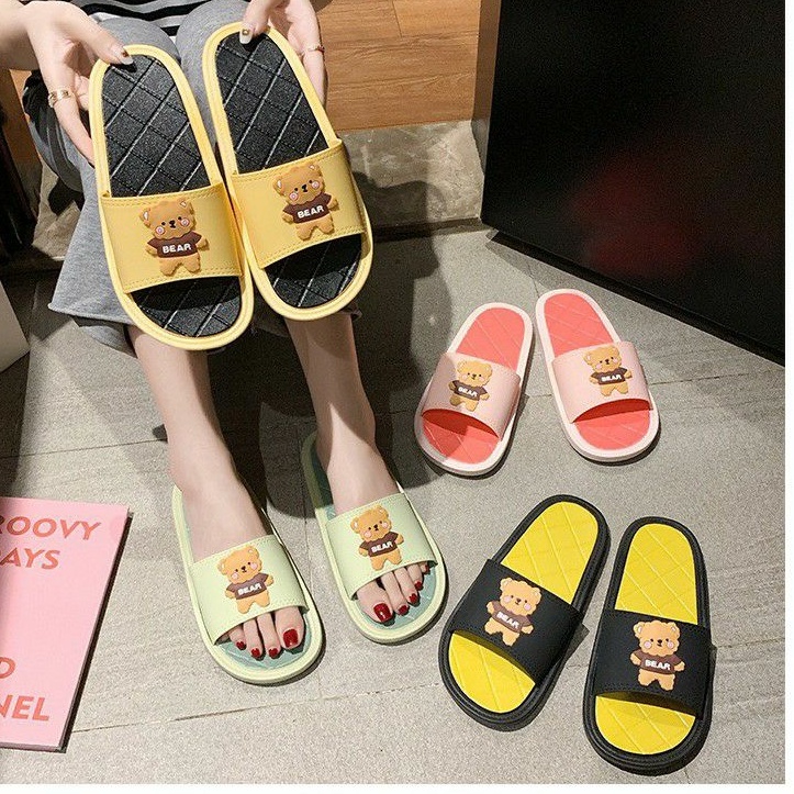 Dép lê quai ngang UNISEX hình gấu kute, nhựa dẻo siêu bền - PKT fashion