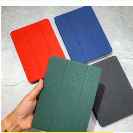 Bao da Mutural cho iPad 10.2 inch Gen 8 2020/ ( Gen 7 ) 2019 có kay để bút dẻo chống sốc SM