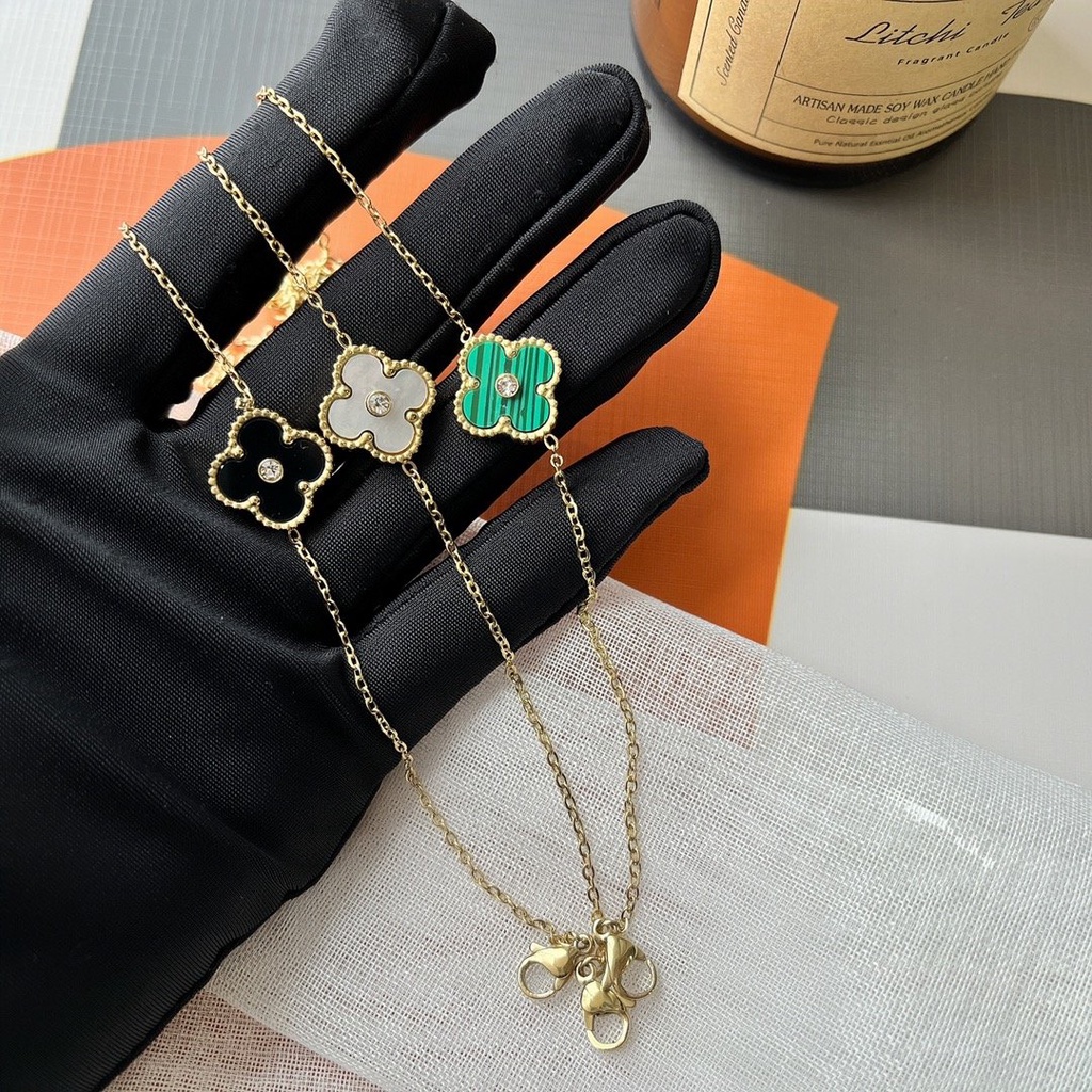 Vòng Tay Louis Vuitton Bằng Thép Titan Họa Tiết LV Monogram