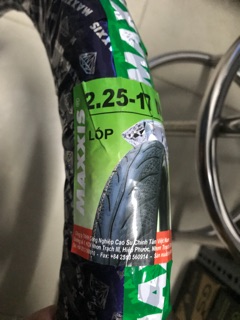 Vỏ xe ( lốp xe) size 2.25-17 maxxis ( gai kim cương)