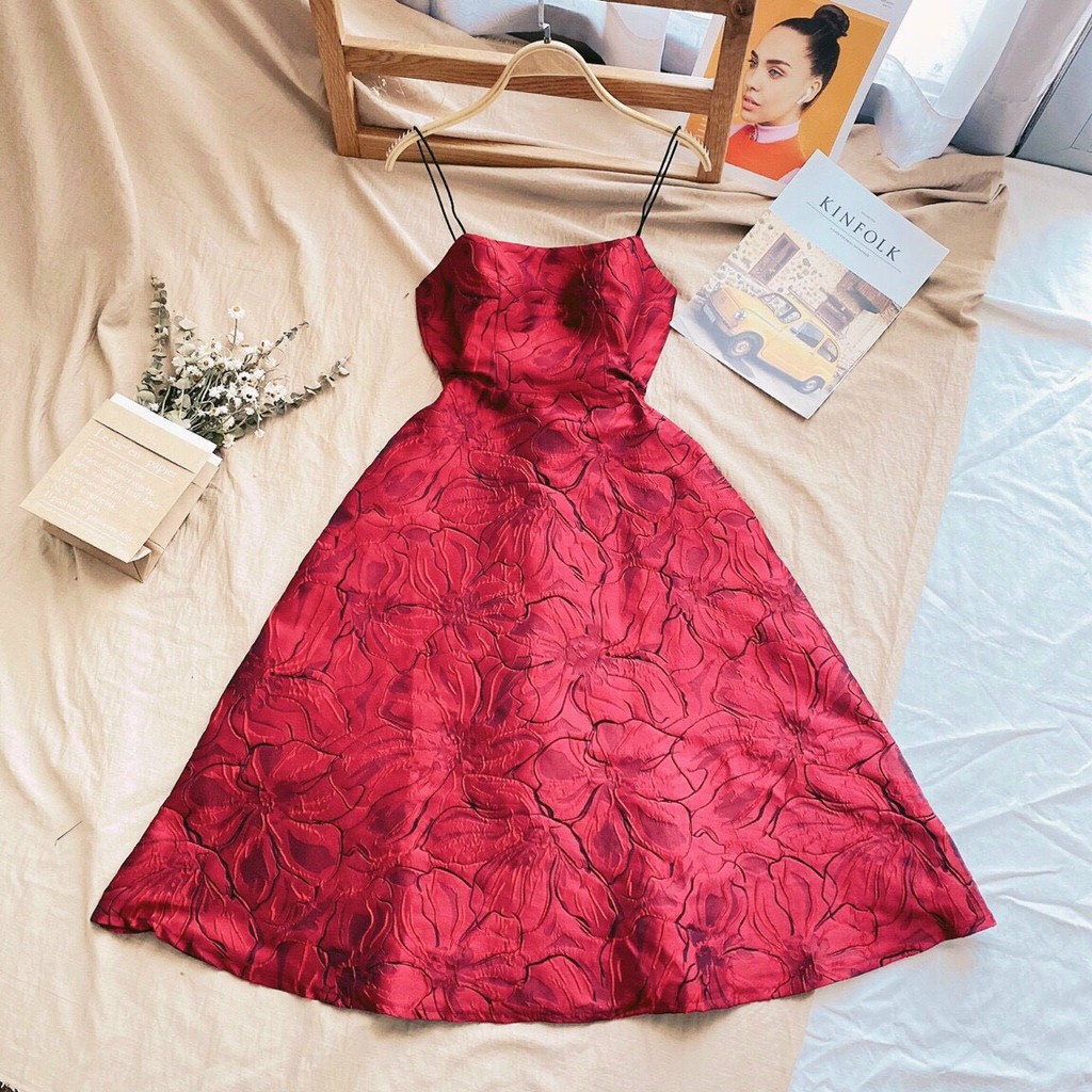 [Mã FATHANG5 giảm 10K đơn 50K] Đầm Gấm Hai Dây Sang Chảnh | BigBuy360 - bigbuy360.vn