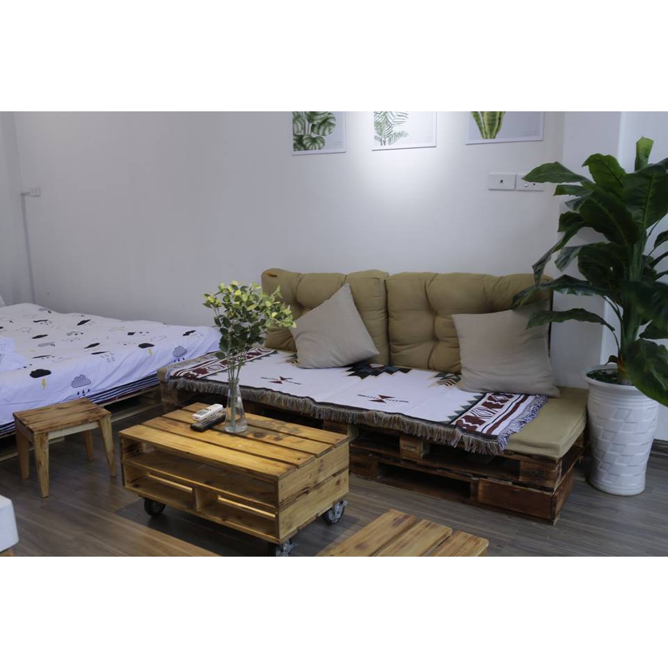 Sofa Pallet Có Thành Dựa Lưng - Gỗ thông mới - bề mặt mìn, vân gỗ đẹp