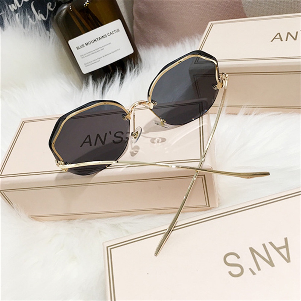 Kính Mát Tròng Trong Suốt Chống Tia UV Màu Gradient Thời Trang Dành Cho Nữ