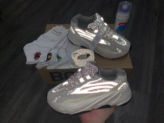 [Freeship+Quà100k+R11] Giày yz700 siêu phản quang 2020+Phụ kiện | BigBuy360 - bigbuy360.vn