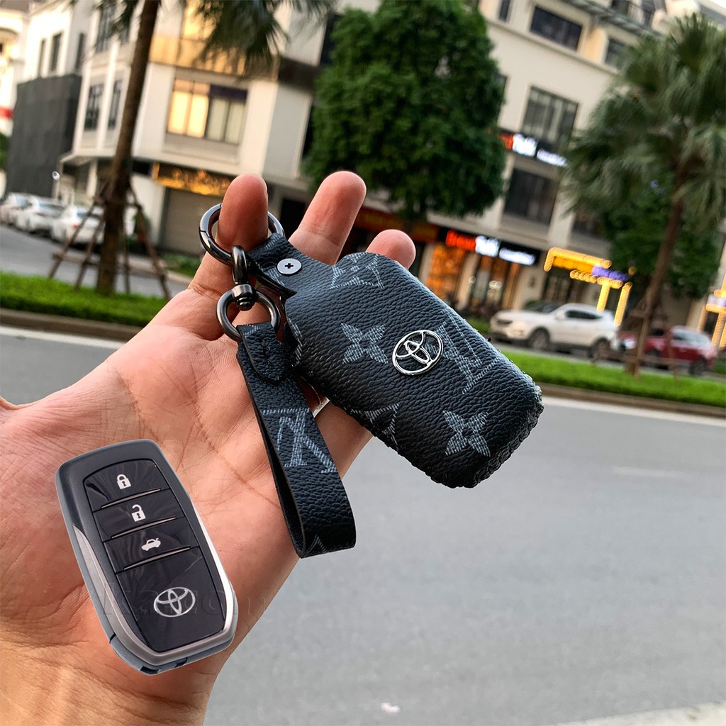 Đựng smartkey Toyota Fortuner Land Cruiser Camry 3 nút bấm khâu tay TFO3V AD có tay cầm