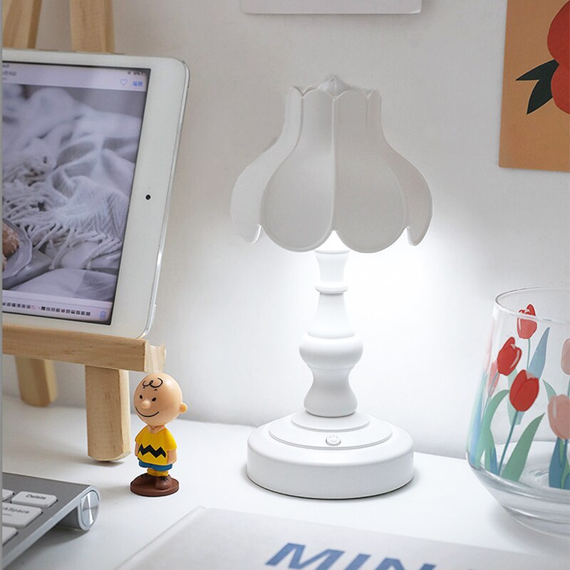 Đèn ngủ để bàn ba tốc độ hình lá sen mini dễ thương sáng tạo lãng mạn cho phòng ngủ
