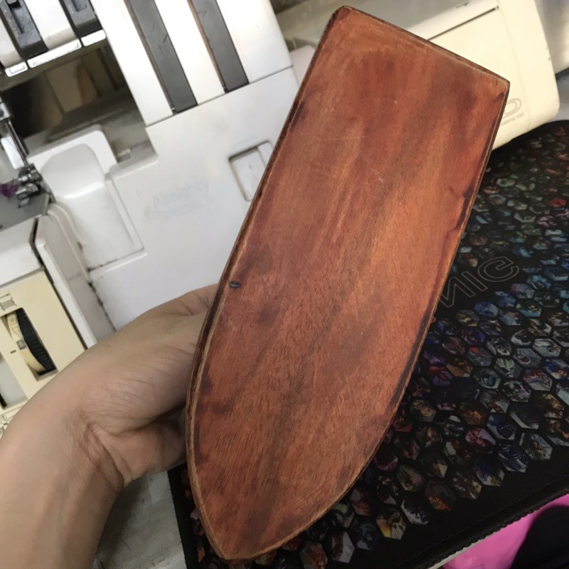 CỤC GỖ ỦI QUẦN ÁO