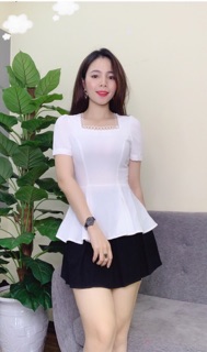 Áo peplum cổ vuông
