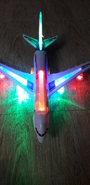 Mô hình máy bay Airbus A330 có nhạc và đèn Led bằng nhựa tặng kèm pin dài 38cm