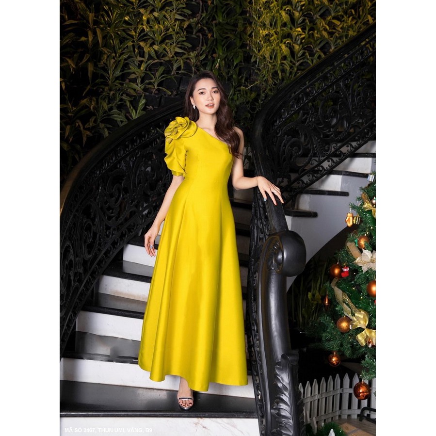 ĐẦM XÒE DÀI VAI XÉO ĐÍNH HOA HỒNG