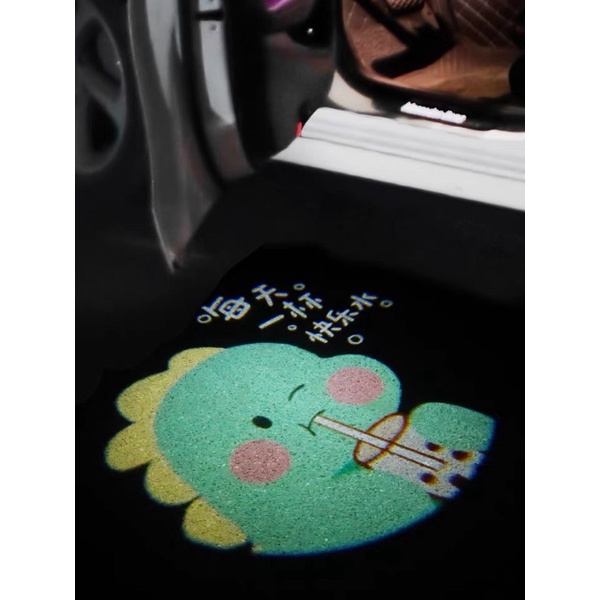 Đèn led hoạt hình gắn cửa oto