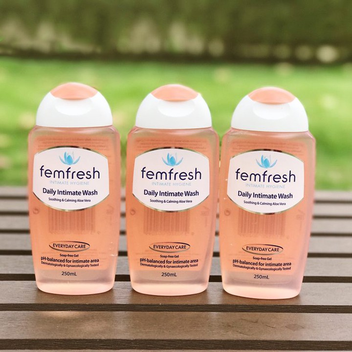 DUNG DỊCH VỆ SINH PHỤ NỮ FEMFRESH DAILY INTIMATE WASH 250ML