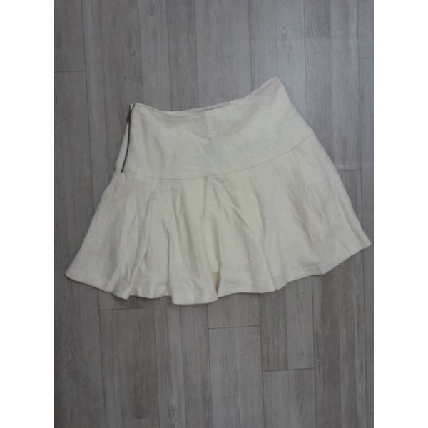 Chân váy dạ thu đông BCBG VNXK cv tennis ngắn len dệt cạp cao dáng xoè mini short skirt màu trắng xuất khẩu dư xịn