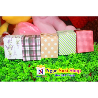 Hộp Quà Tặng Giấy Lụa Cứng Cao Cấp Giao Ngẫu Nhiên Màu - HỘP QUÀ TẶNG