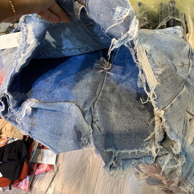 [Mã FAGREEN55 giảm 10% tối đa 30K đơn 99K] Quần váy hàng cúc rách(mẫu 2) | BigBuy360 - bigbuy360.vn