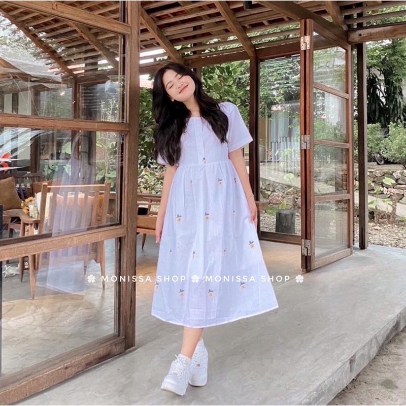 Váy babydoll hoa cúc nền trắng chất xốp