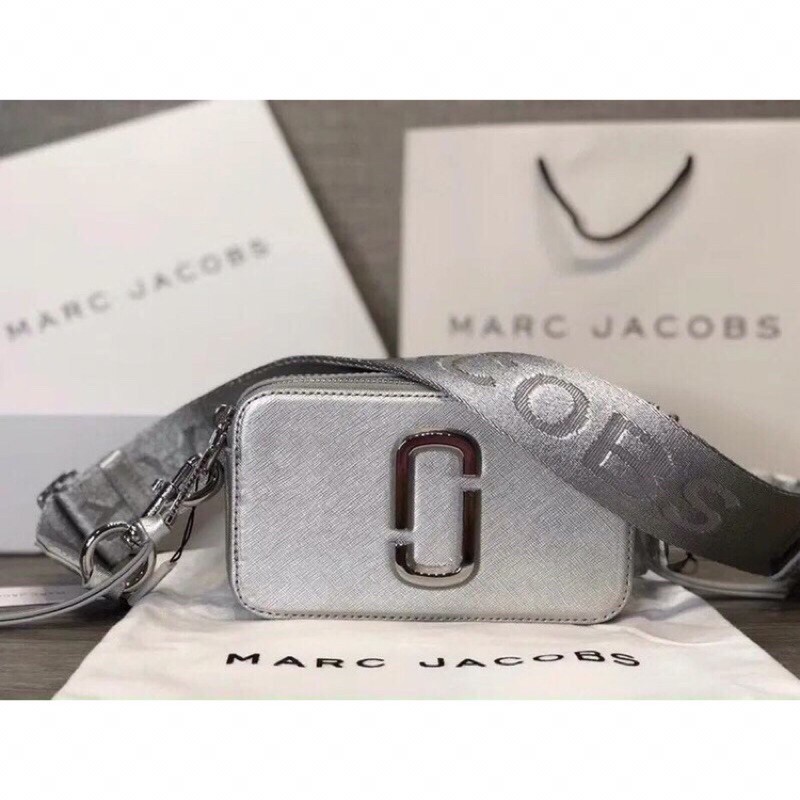 Túi đeo chéo màu silver