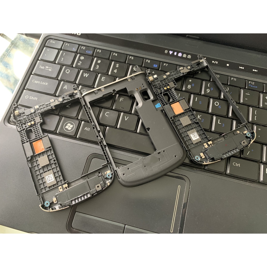 Khung loa Q10 Blackberry đen