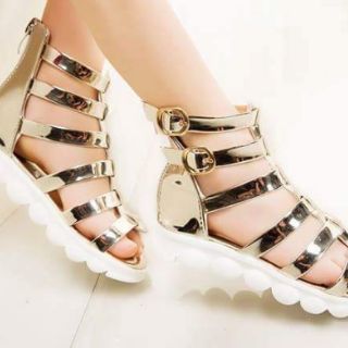 Sandal cho bé gái