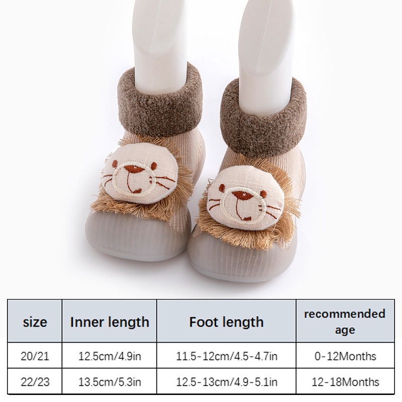 Đôi giày đế mềm chống trượt hoạ tiết hoạt hình cho bé