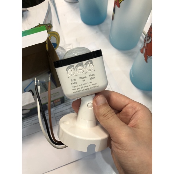 Công tắc cảm biến chuyển động và ánh sáng Rạng Đông - Model: CT01.PIR 300W