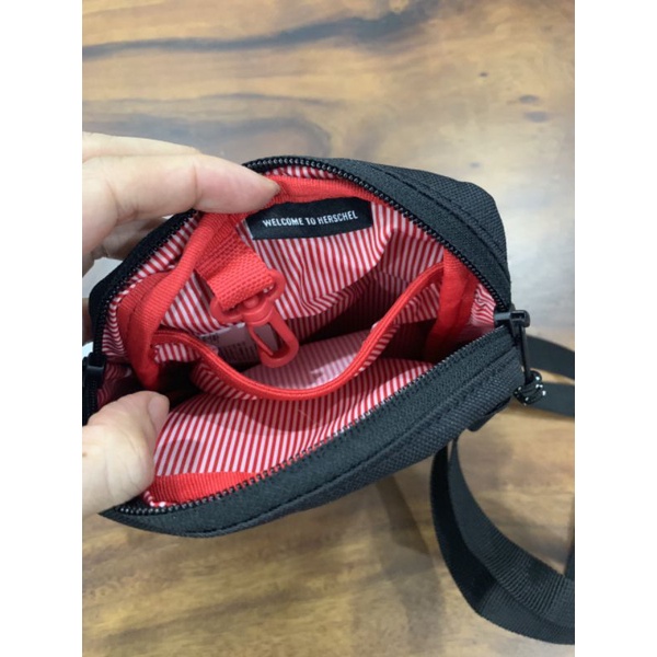 Túi Herschel dư xịn đét nam nữ đeo đều đẹp