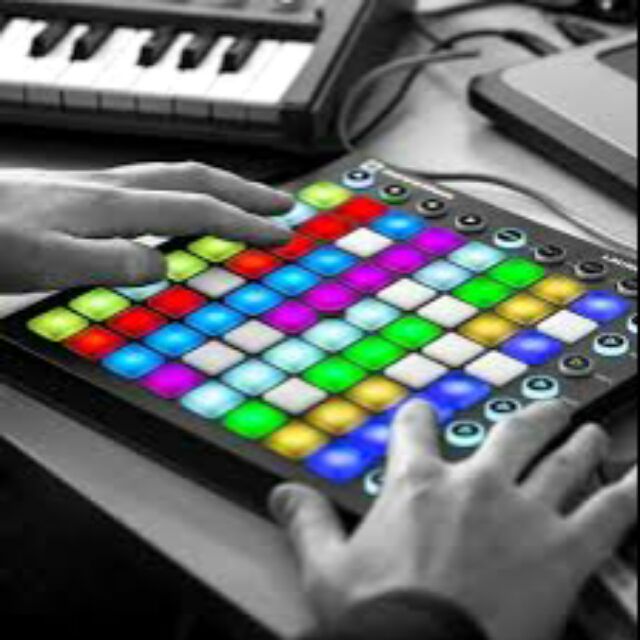 Novation Launchpad MK2 [bàn làm nhạc/chơi nhạc điện tử], TRƯNG BÀY & chính hãng